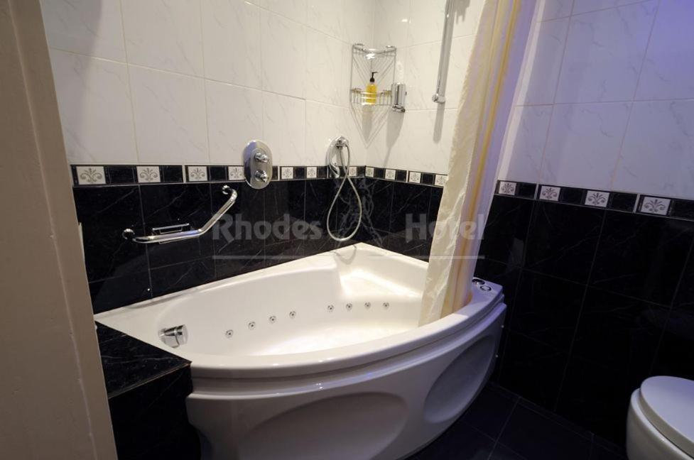Rhodes Hotel London Bagian luar foto