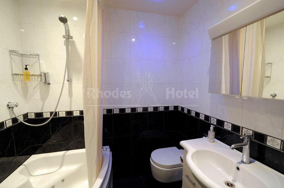 Rhodes Hotel London Bagian luar foto