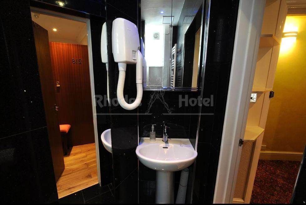 Rhodes Hotel London Bagian luar foto