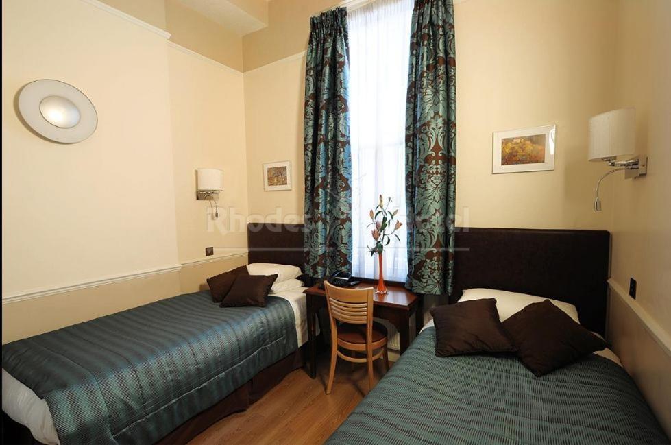 Rhodes Hotel London Bagian luar foto