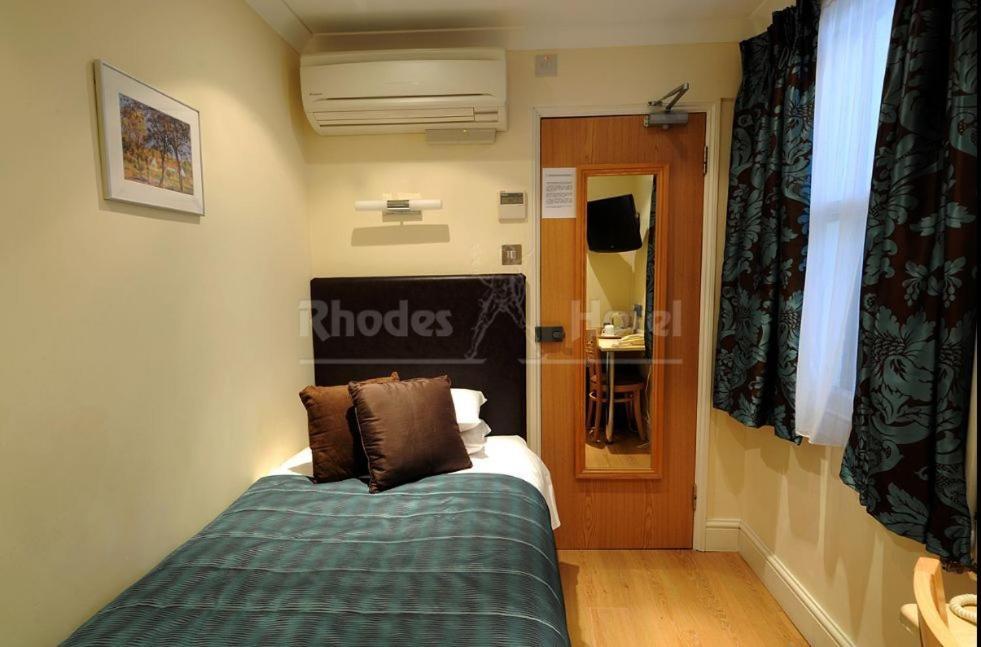 Rhodes Hotel London Bagian luar foto